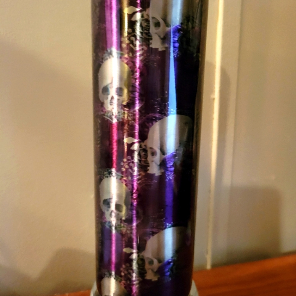 Stainless steel double wall insulated 20 oz tumbler skull and rose print
